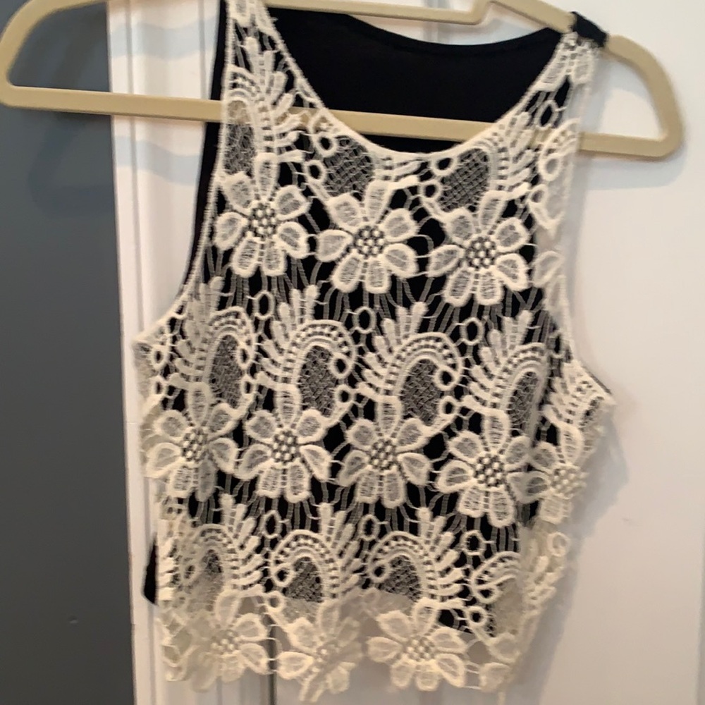 Crop top lace front cute top blk/ cream med